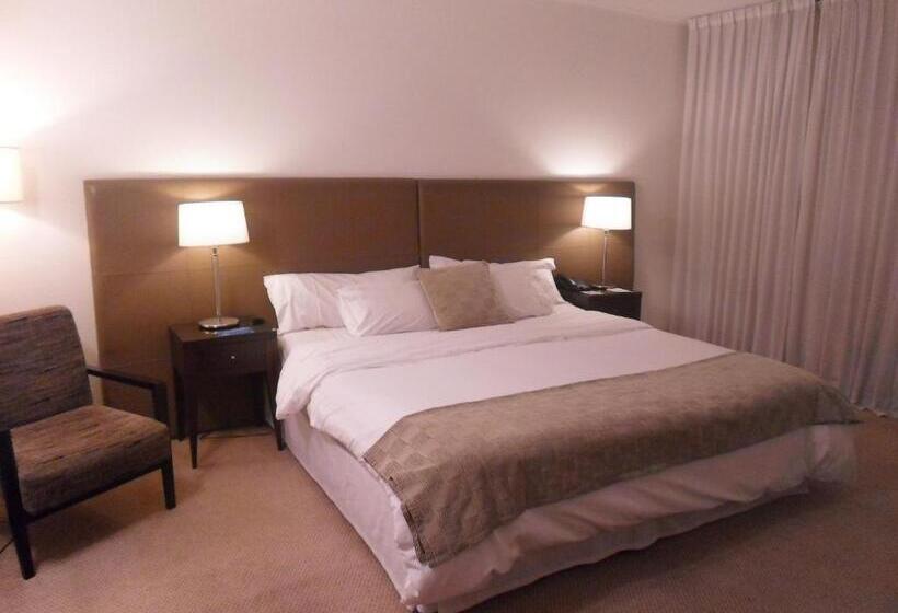 בית מלון כפרי Ros Tower