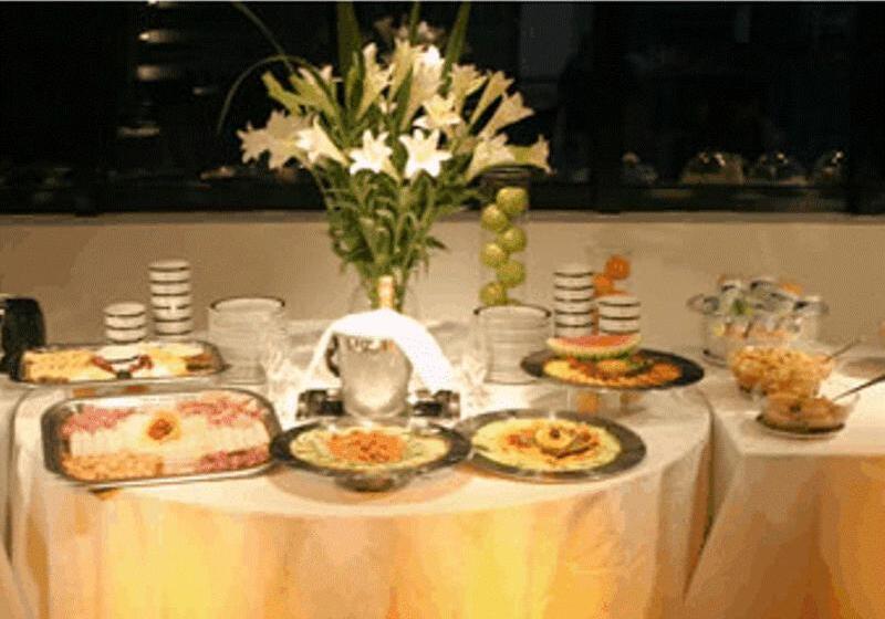 בית מלון כפרי Ros Tower