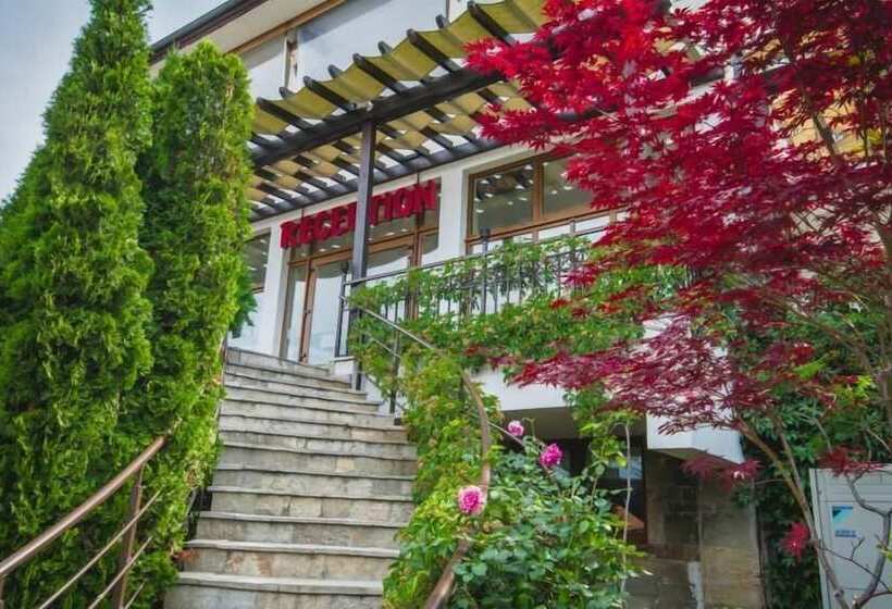 Отель Santa Marina Holiday Village