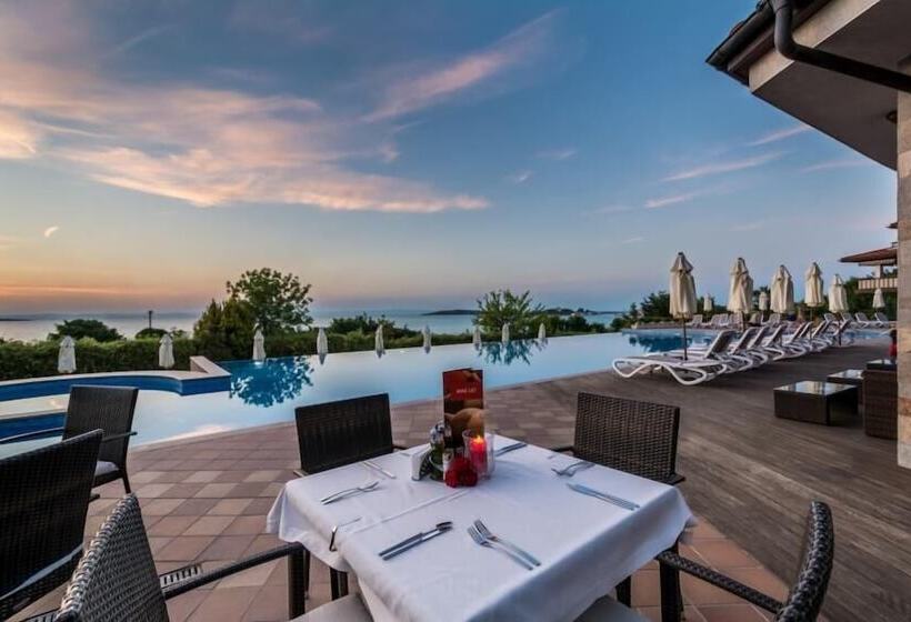 Отель Santa Marina Holiday Village