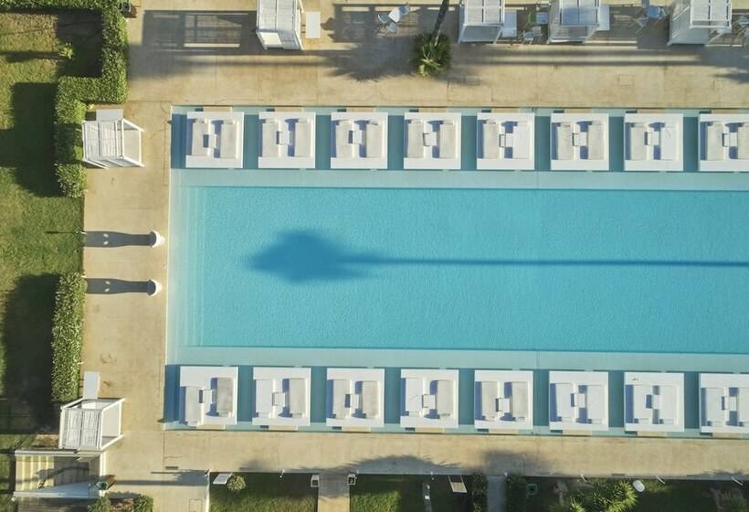 فندق So White Club Resort