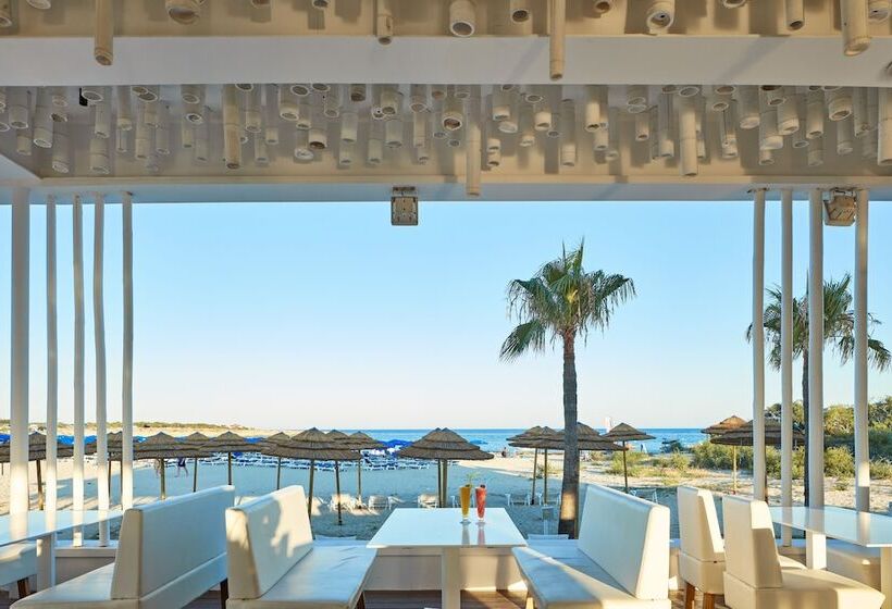 فندق So White Club Resort