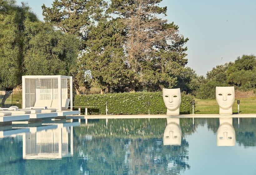 فندق So White Club Resort