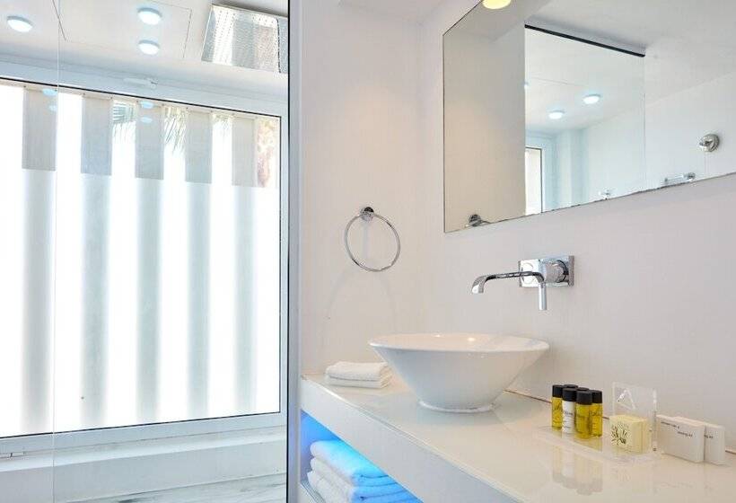 فندق So White Club Resort