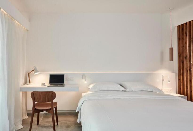 فندق So White Club Resort