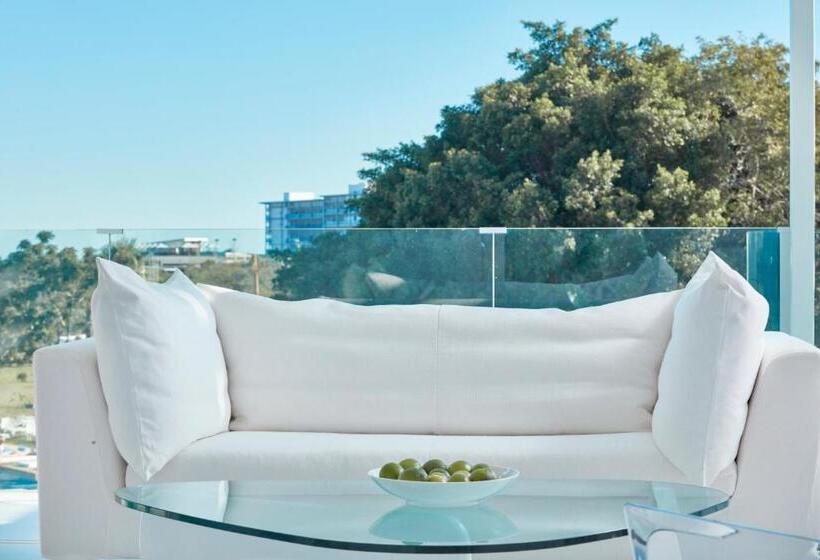 فندق So White Club Resort