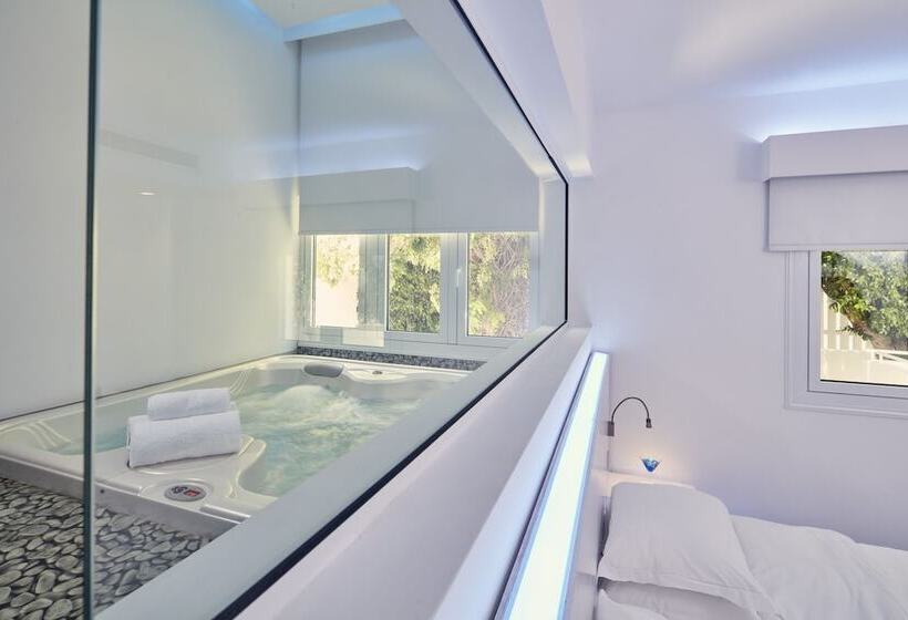 فندق So White Club Resort