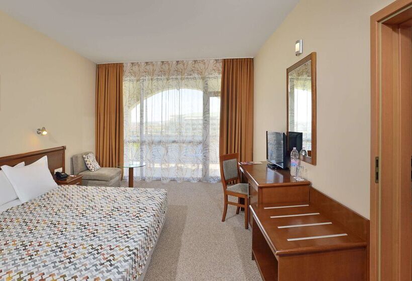 Отель Sol Nessebar Bay All Inclusive