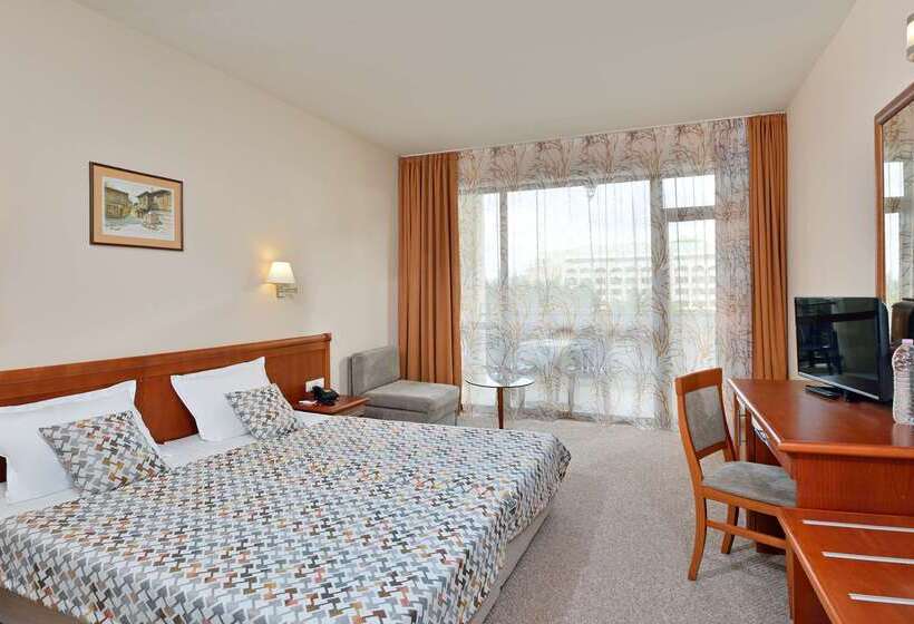 Отель Sol Nessebar Bay All Inclusive