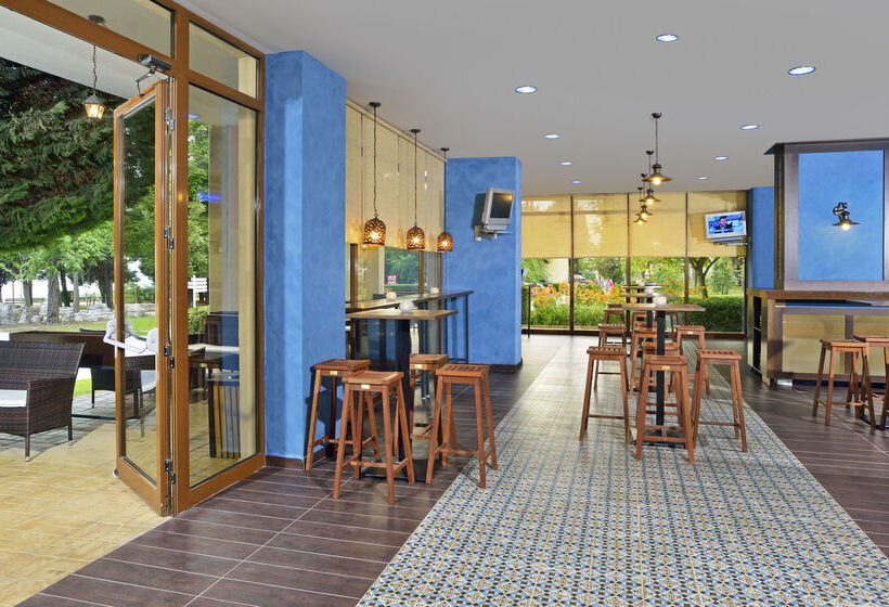 Отель Sol Nessebar Bay All Inclusive