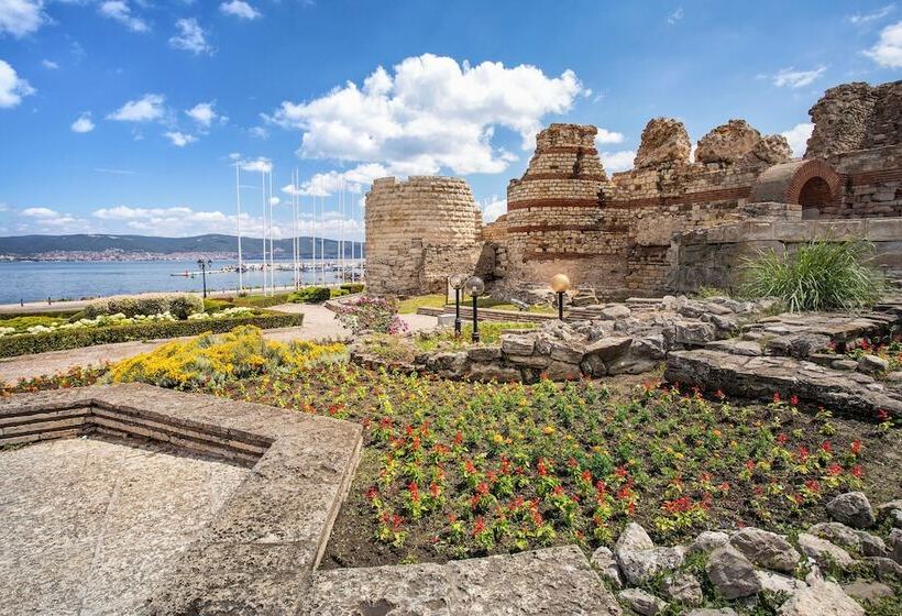 Отель Sol Nessebar Bay All Inclusive