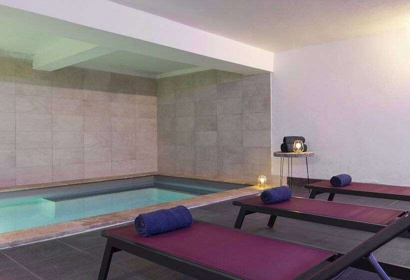 ホテル Sowell Résidences Pierre Blanche