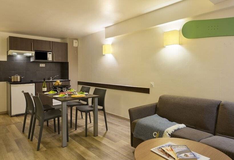 ホテル Sowell Résidences Pierre Blanche