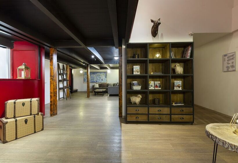 ホテル Sowell Résidences Pierre Blanche