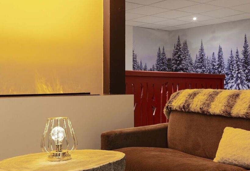 ホテル Sowell Résidences Pierre Blanche