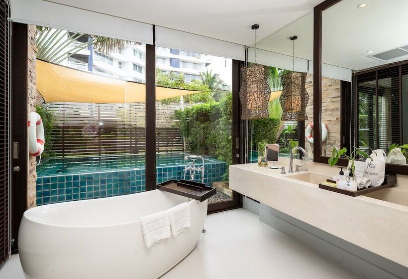 בית מלון כפרי The Rock Hua Hin Beachfront Spa Resort