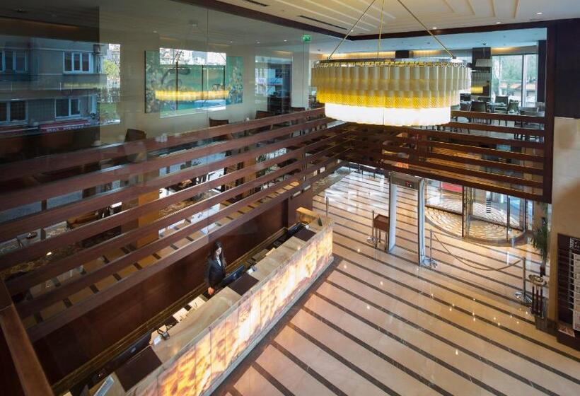 ホテル Titanic City Taksim