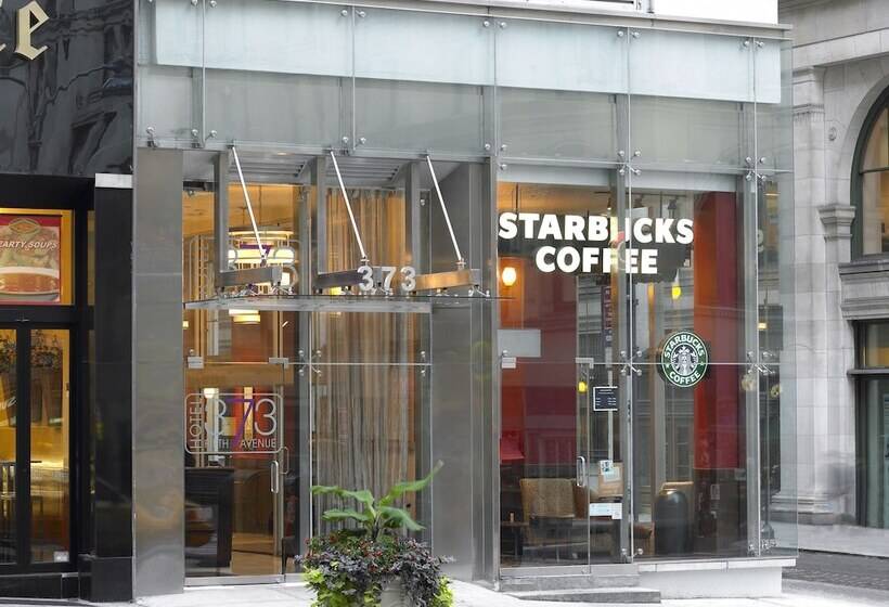 U Hotel Fifth Avenue, Empire State Building