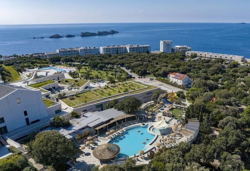 Отель Valamar Lacroma