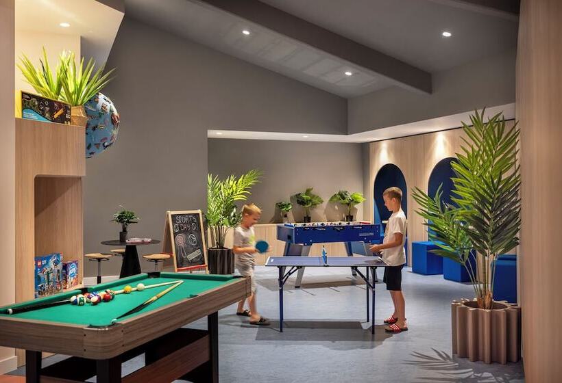 Отель Valamar Lacroma