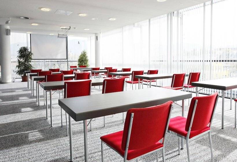 בית מלון כפרי Voco® Villach, An Ihg