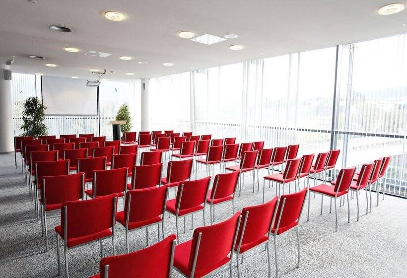 בית מלון כפרי Voco® Villach, An Ihg