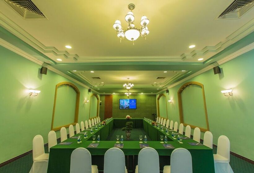 Yasaka Saigon Nha Trang Hotel & Spa