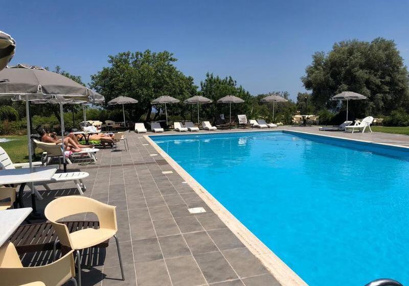 בית מלון כפרי Zaiera Resort Club