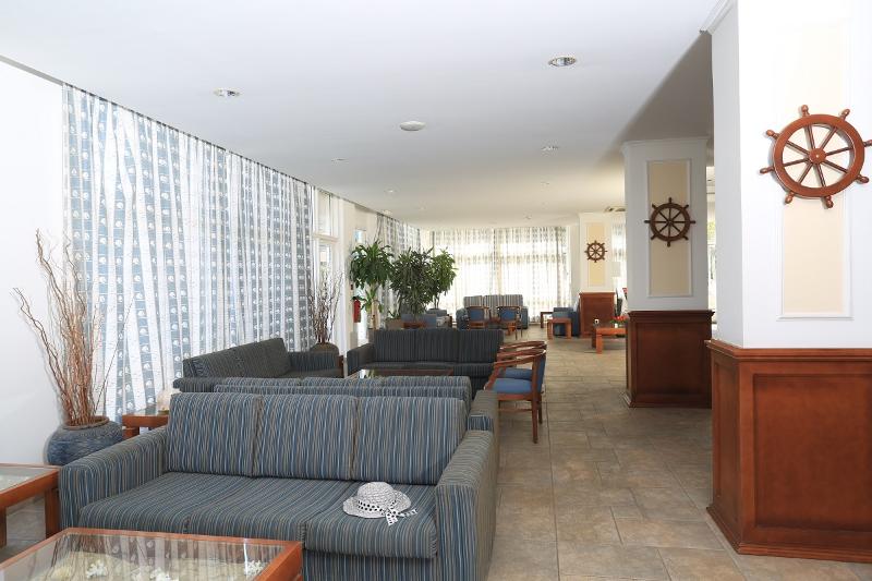 Jacaranda Hotel Apartments