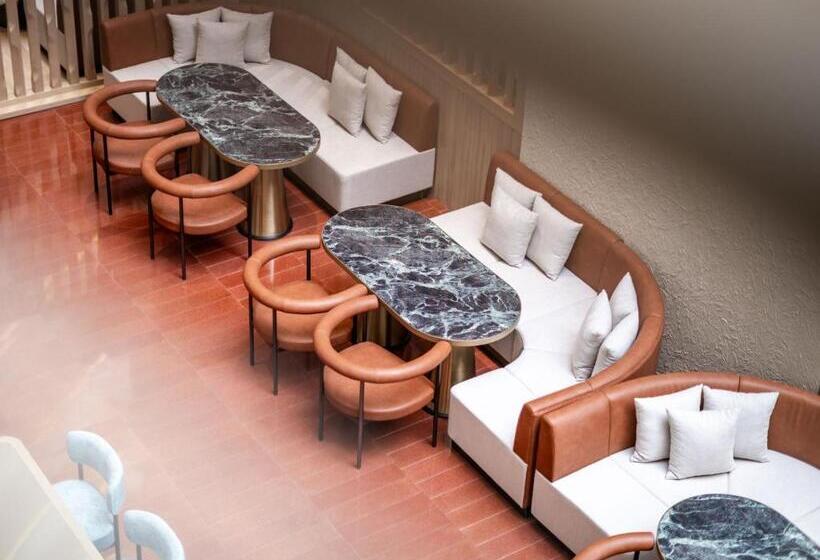 אתר נופש M Social Hotel Phuket