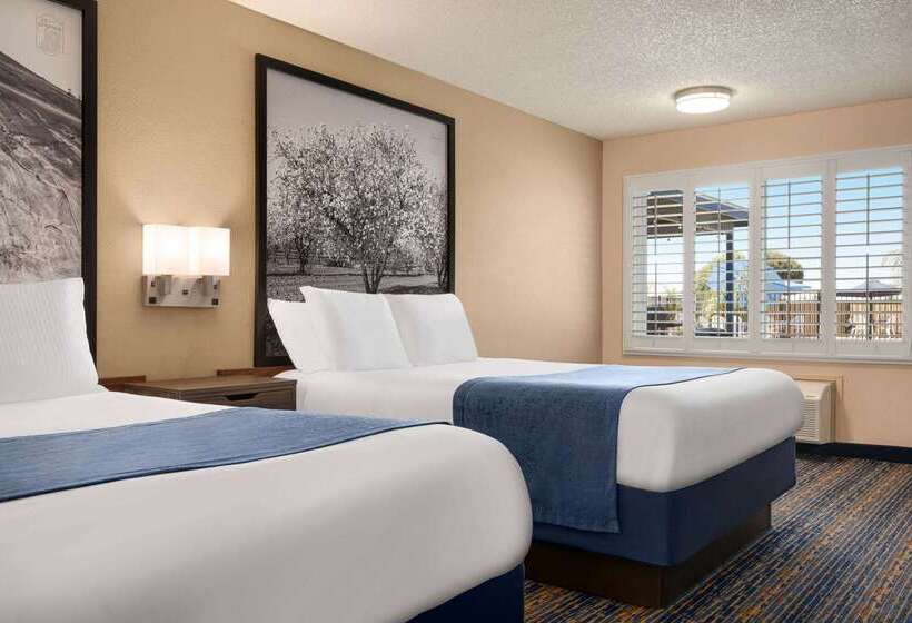 모텔 Super 8 By Wyndham Lindsay Olive Tree