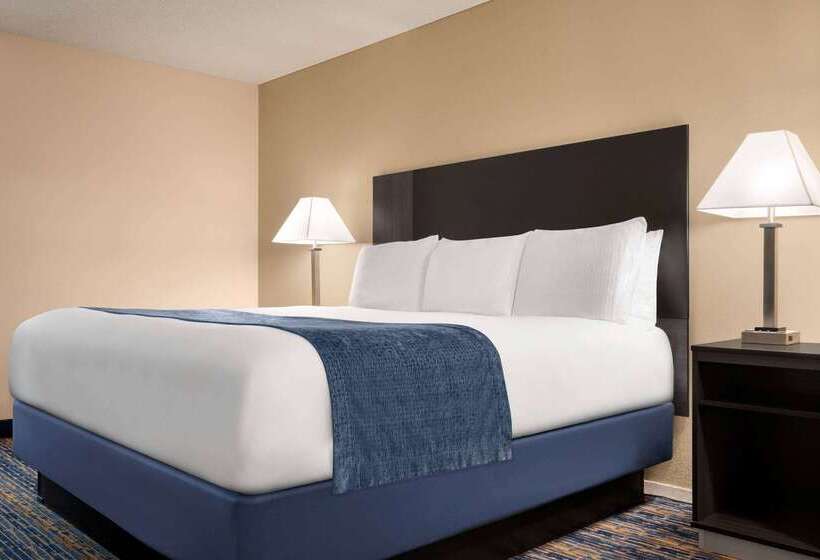 모텔 Super 8 By Wyndham Lindsay Olive Tree