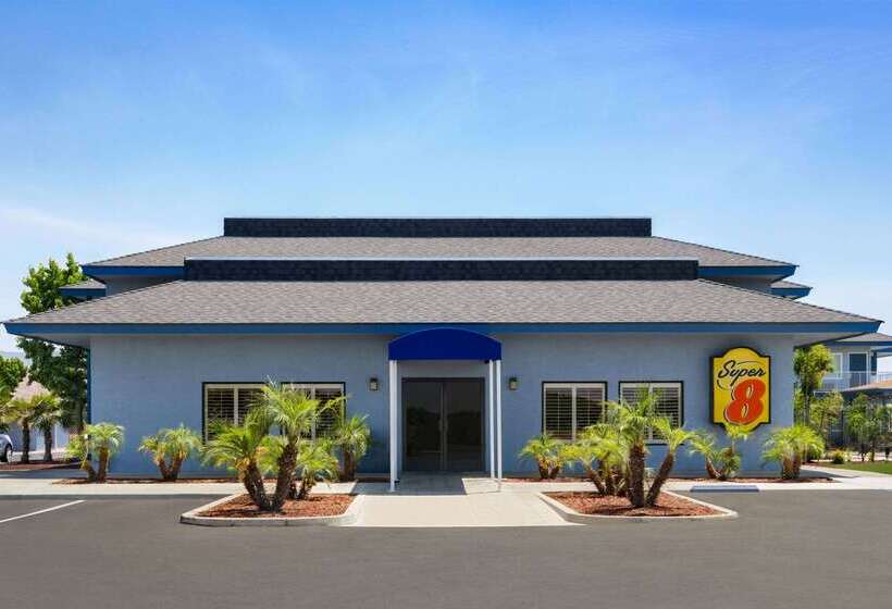 모텔 Super 8 By Wyndham Lindsay Olive Tree