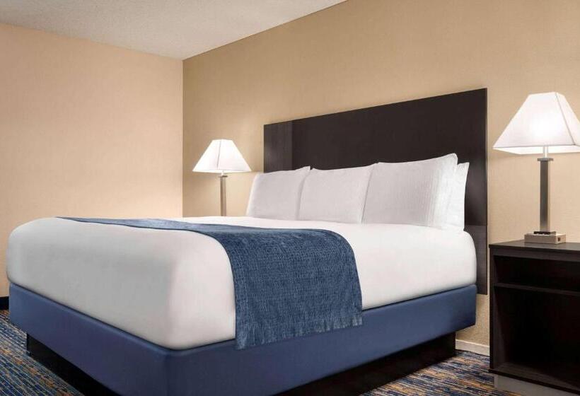 모텔 Super 8 By Wyndham Lindsay Olive Tree