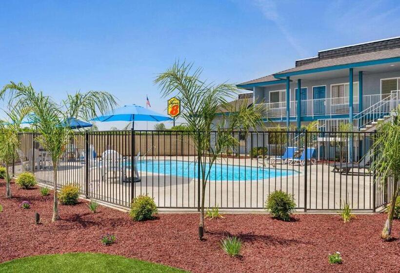 모텔 Super 8 By Wyndham Lindsay Olive Tree