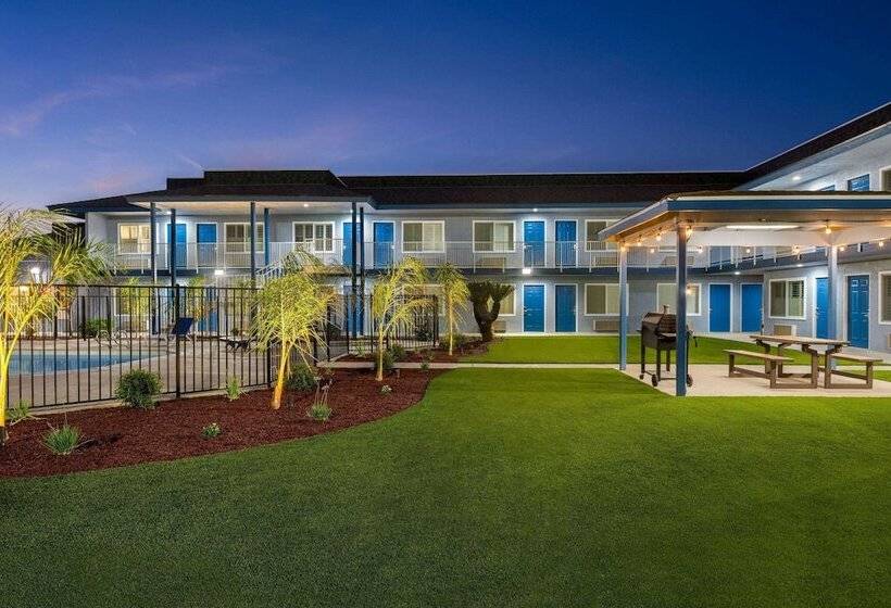 모텔 Super 8 By Wyndham Lindsay Olive Tree