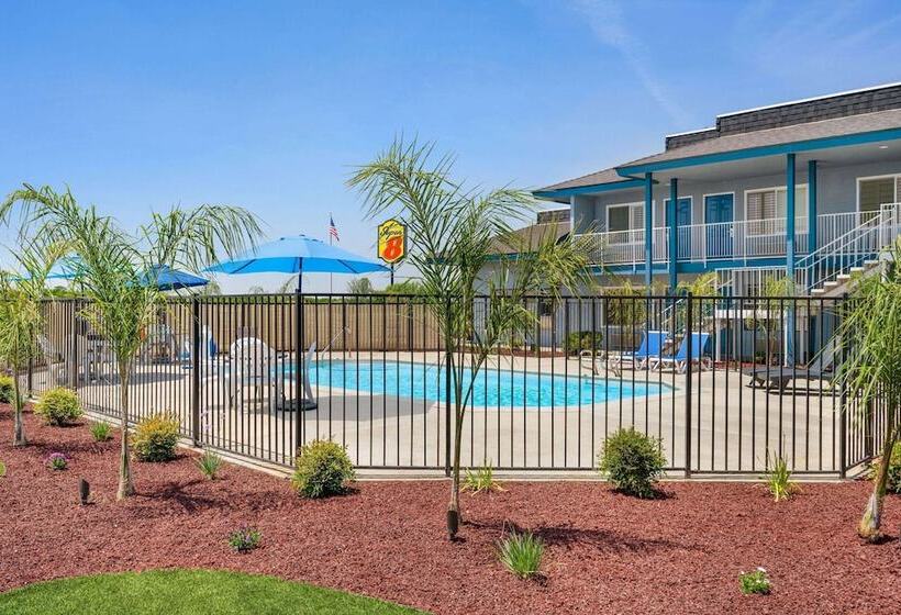 모텔 Super 8 By Wyndham Lindsay Olive Tree