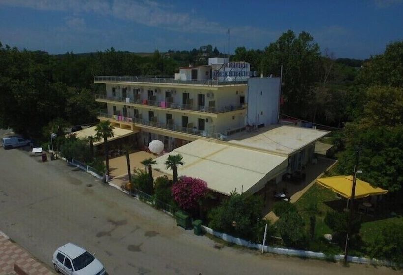 בית מלון כפרי Achillion