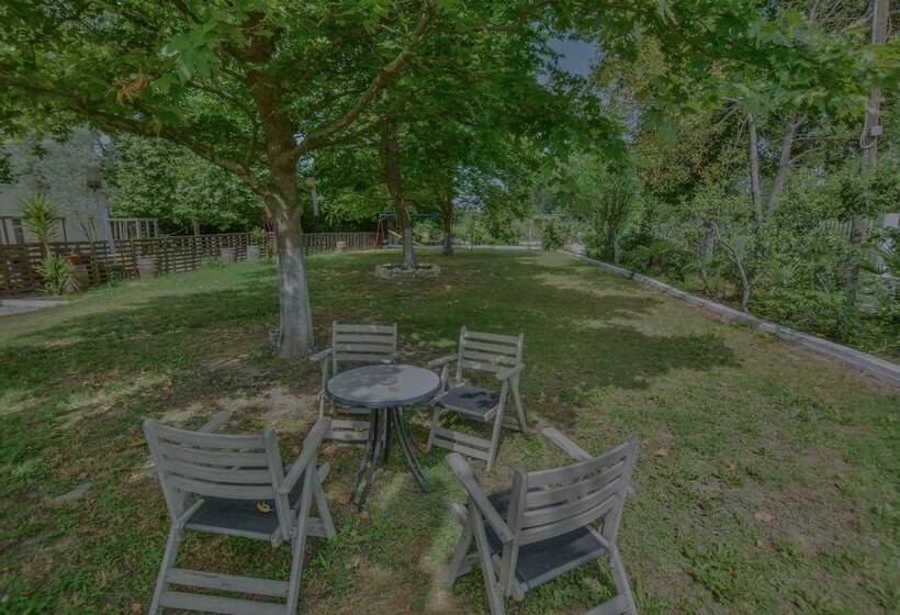 בית מלון כפרי Achillion