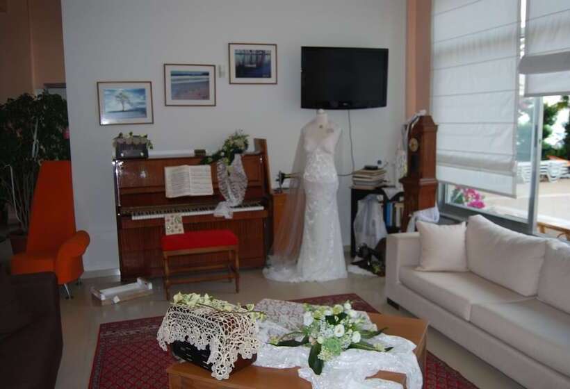 בית מלון כפרי Achillion