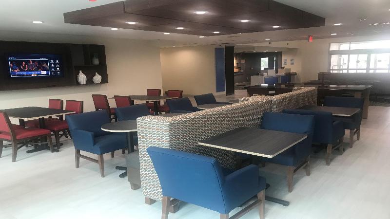 호텔 Holiday Inn Express & Suites Arlington North Stadium Area