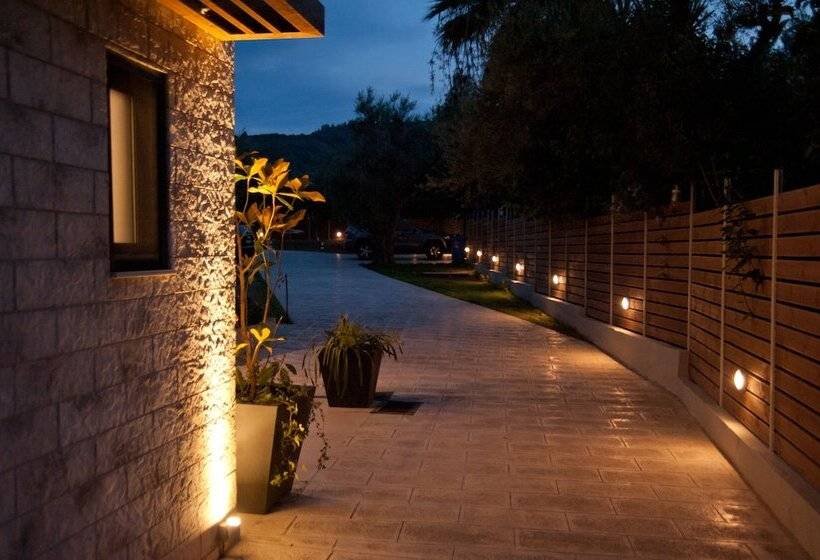 בית מלון כפרי Seacret Apartments