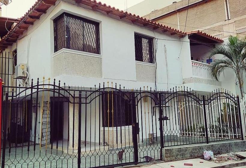 הוסטל Hostal Villa Del Mar   Rodadero