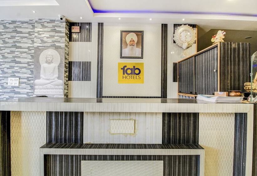 Fabhotel Sri Mayuri