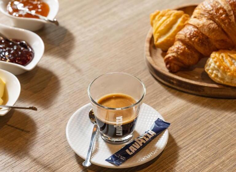 Отель Auberge Au Mai