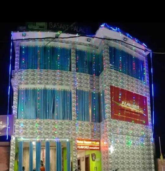 בית מלון כפרי Basant Palace And Flavors Restaurant