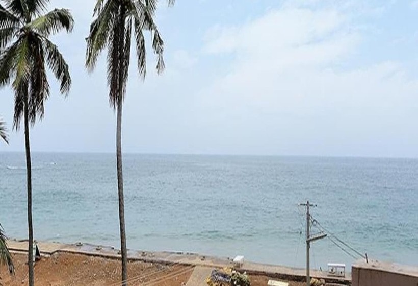 Fabhotel Wateredge Beach Resort