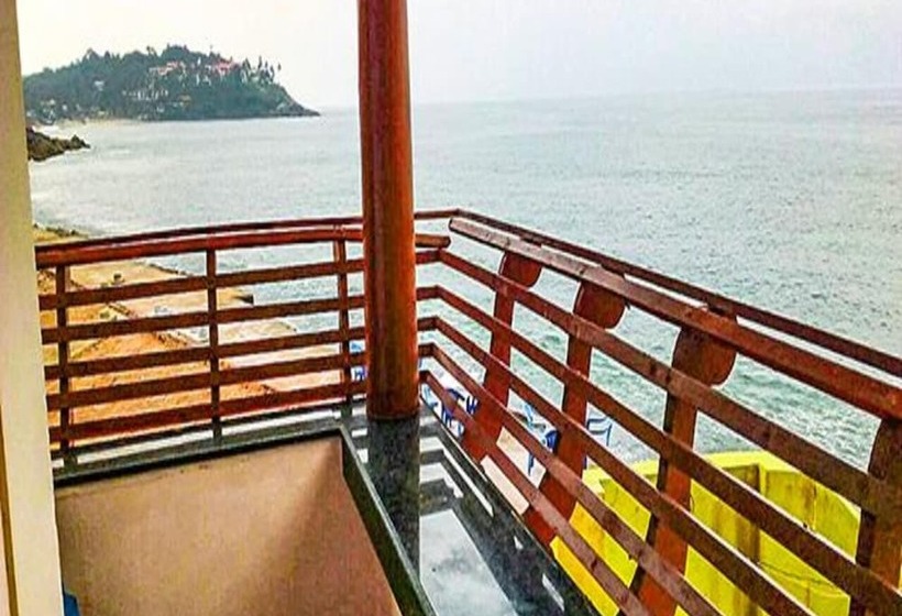 Fabhotel Wateredge Beach Resort