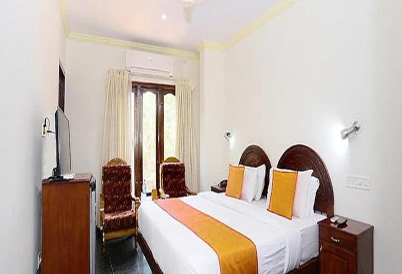 Fabhotel Wateredge Beach Resort