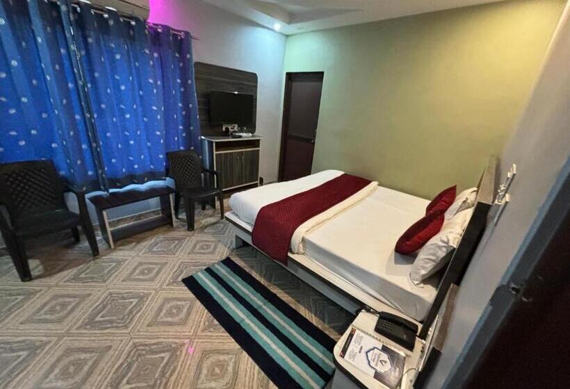 Отель Lakhdatar Palace